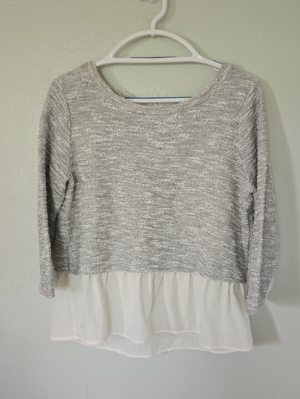 9-H15 STCL Anthropologie | Mixed Media Gray Sweater Tie Back Size Medium